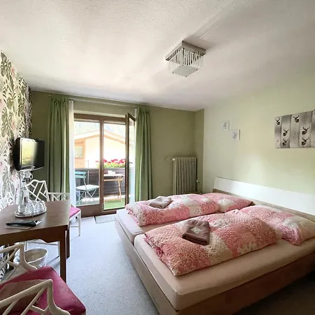 Haus Gertraud Bed & Breakfast 3*