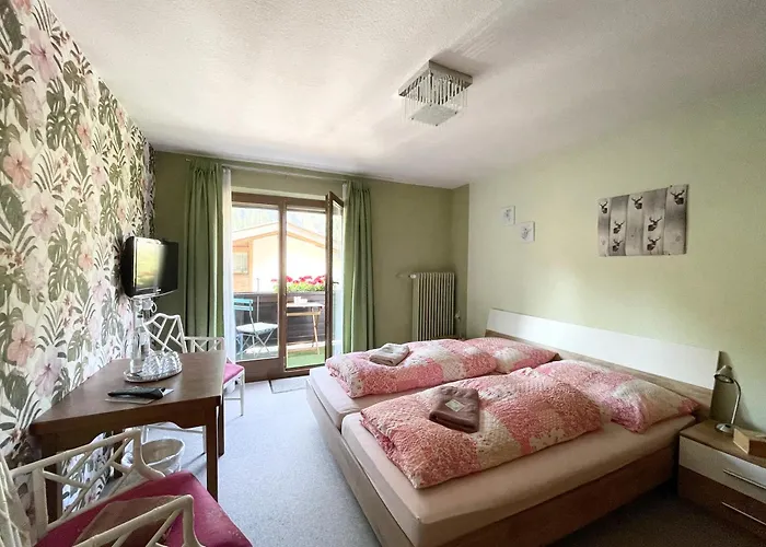 Haus Gertraud Bed & Breakfast 3*